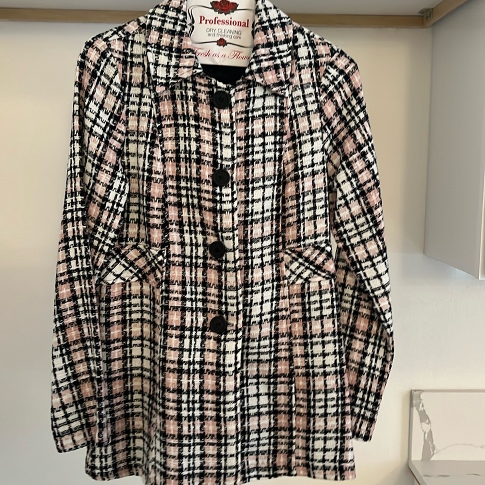 Plaid light weight jacket, pink , black and white